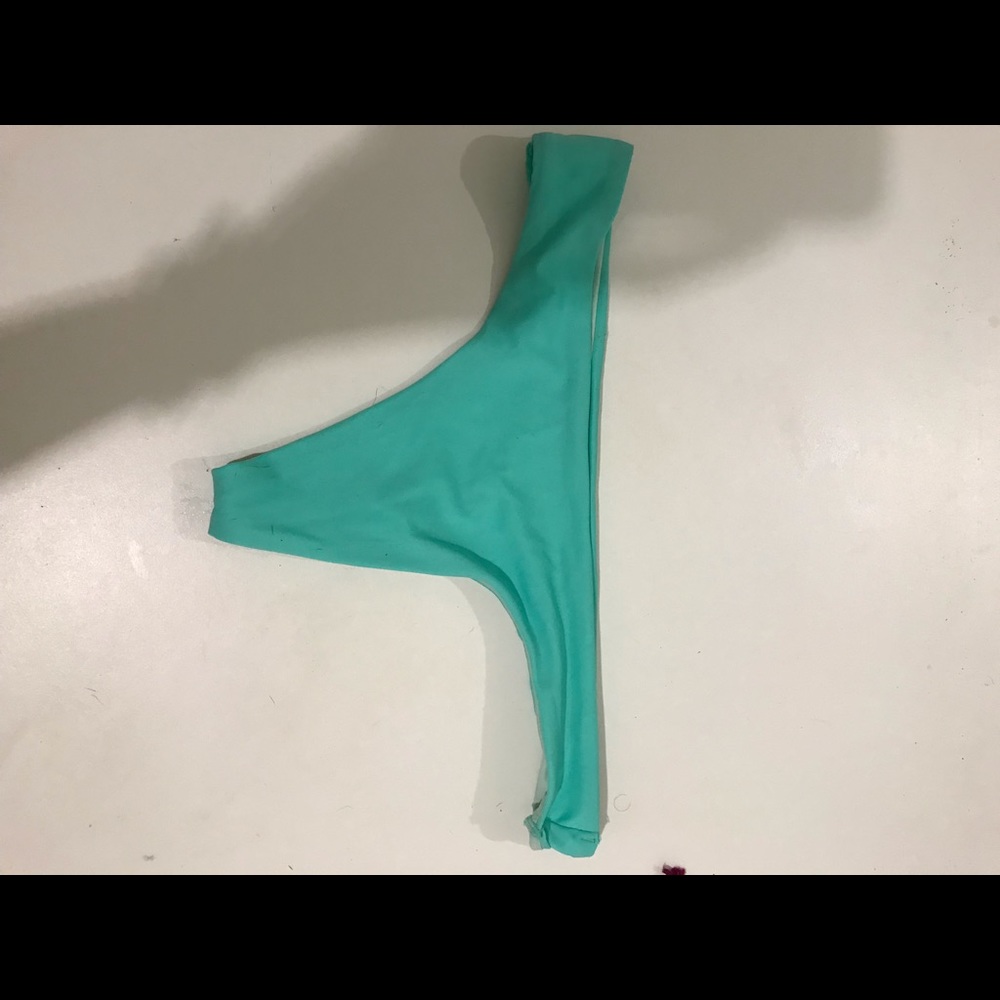 Thong bikini bottoms